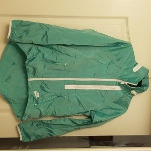 Wind and rain breaker